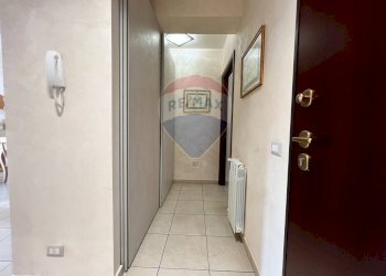 Hall / corridoio - Quadrilocale Via Delle Rimembranze
 
32, Pedara - foto 14