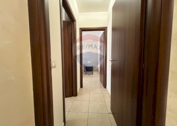 Hall / corridoio - Quadrilocale Via Delle Rimembranze
 
32, Pedara - foto 15