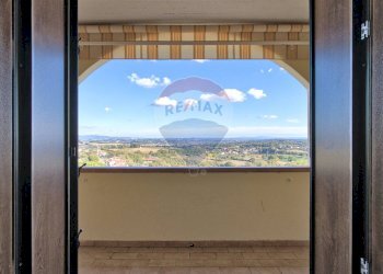 Balcone - Quadrilocale via fonte becci
 
2, Lucignano - foto 1