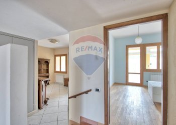 Hall / corridoio - Casa semi indipendente Via Pietro Gori
 
9, Cavriglia - foto 7