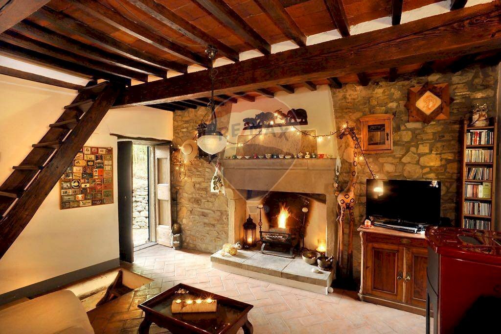 Soggiorno - Casa semi indipendente LOCALITA' PONINA CASA GIORGIO
 
207, Capolona - foto 1