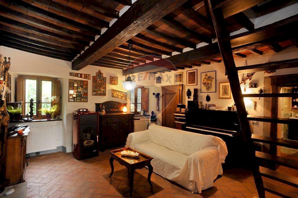 Soggiorno - Casa semi indipendente LOCALITA' PONINA CASA GIORGIO
 
207, Capolona - foto 2