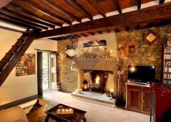 Soggiorno - Casa semi indipendente LOCALITA' PONINA CASA GIORGIO
 
207, Capolona - foto 1