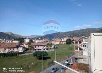 Edificio all\'aperto - Quadrilocale via umberto I
 
70, Gaggi - foto 1