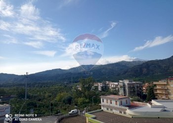 Vista delle montagne - Quadrilocale via umberto I
 
70, Gaggi - foto 2