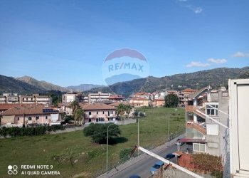 Edificio all\'aperto - Quadrilocale via umberto I
 
70, Gaggi - foto 6