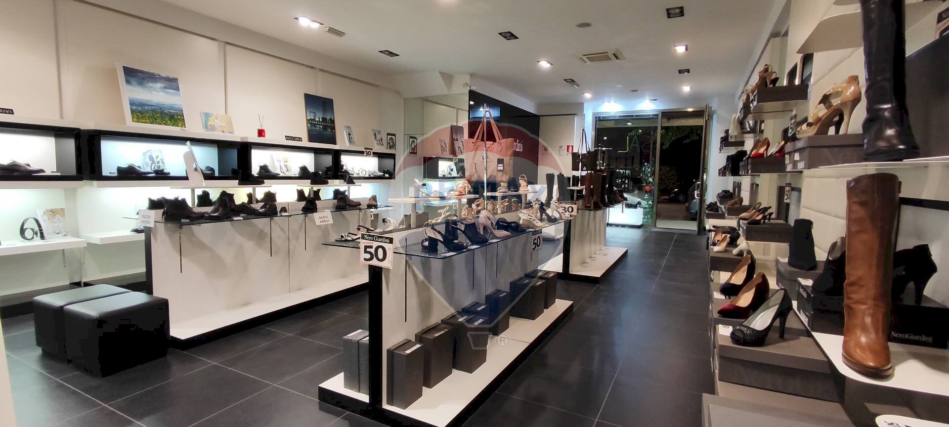 Palestra - Shop VIALE PRINCIPèE UMBERTO
 
44, Caltagirone - photo 3