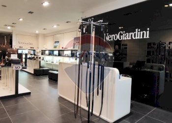 Palestra - Shop VIALE PRINCIPèE UMBERTO
 
44, Caltagirone - photo 1