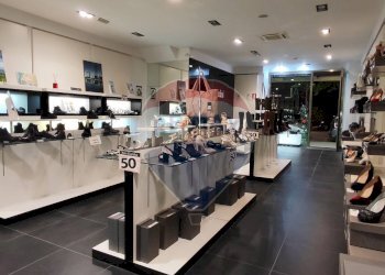 Palestra - Shop VIALE PRINCIPèE UMBERTO
 
44, Caltagirone - photo 3