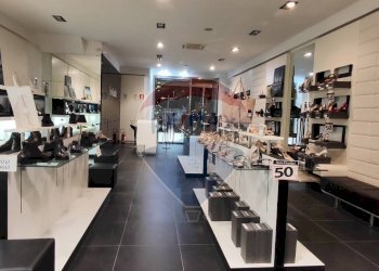 Palestra - Shop VIALE PRINCIPèE UMBERTO
 
44, Caltagirone - photo 7