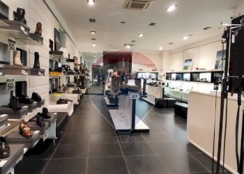 Palestra - Shop VIALE PRINCIPèE UMBERTO
 
44, Caltagirone - photo 9