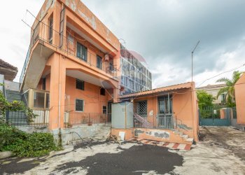 Casa all\'aperto - Casa indipendente Strada Statale 114 Orientale Sicula
 
159, Aci Castello - foto 1