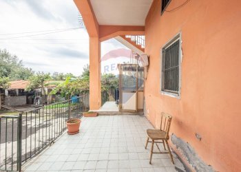 Terrazza - Casa indipendente Strada Statale 114 Orientale Sicula
 
159, Aci Castello - foto 2