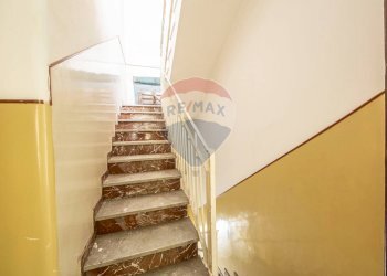 Scale - Casa indipendente Strada Statale 114 Orientale Sicula
 
159, Aci Castello - foto 28