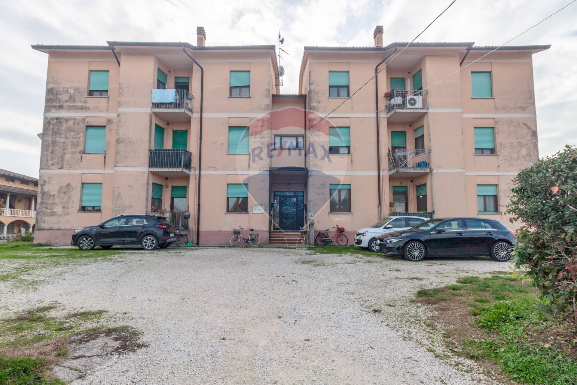 Edificio all\'aperto - Trilocale Via San Pietro
73, Gazzuolo - foto 2