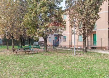 Giardino - Trilocale Via San Pietro
 
73, Gazzuolo - foto 4