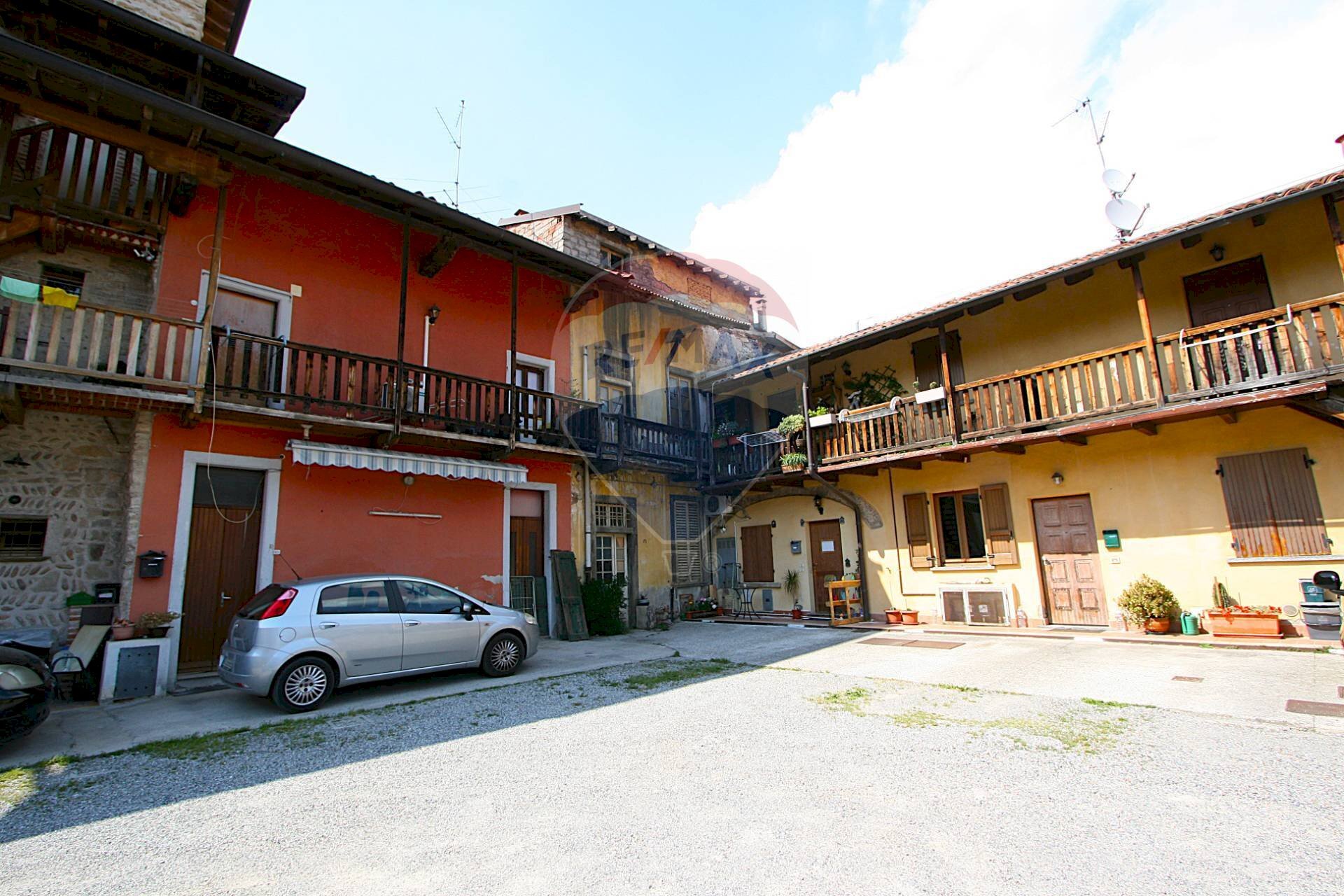 Edificio all\'aperto - Bilocale VIA CESARE BATTISTI
 
22, Curno - foto 2