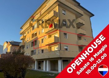 Edificio all\'aperto - Quadrilocale Via Alpago Novello
 
11, Belluno - foto 1