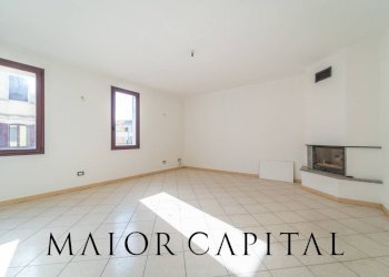 Foto 2 - Villa a Schiera Via Canalis
 
snc, Tula - foto 2