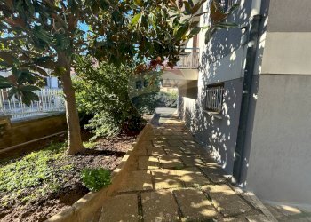 Giardino - Quadrilocale via Grazia deledda
 
106/b, Sassari - foto 5