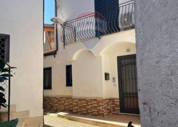 Casa all\'aperto - Trilocale Via Al Convento
 
12, Carinola - foto 1