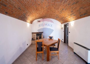 Sala da pranzo - Casa semi indipendente frazione spineto
 
145, Castellamonte - foto 4