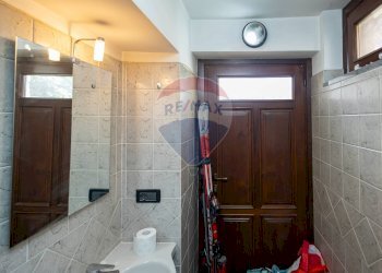 Bagno - Casa semi indipendente frazione spineto
 
145, Castellamonte - foto 7