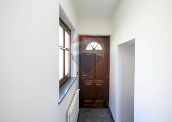 Hall / corridoio - Casa semi indipendente frazione spineto
 
145, Castellamonte - foto 8