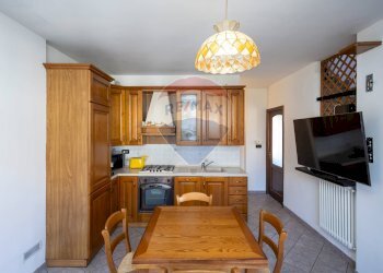 Cucina - Casa semi indipendente frazione spineto
 
145, Castellamonte - foto 11