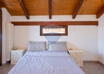 Camera / camera da letto - Casa semi indipendente frazione spineto
 
145, Castellamonte - foto 24