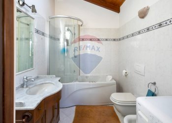 Bagno - Casa semi indipendente frazione spineto
 
145, Castellamonte - foto 29