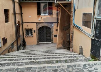 Edificio all\'aperto - Three-room apartment PIAZZA GREGORIO PANTANELLI
 
11, Palestrina - photo 26