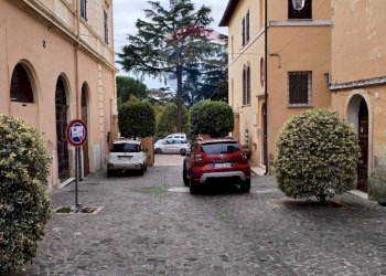 Edificio all\'aperto - Three-room apartment PIAZZA GREGORIO PANTANELLI
 
11, Palestrina - photo 27