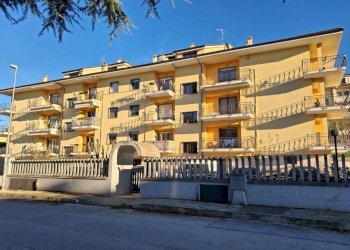 Foto 1 - Trilocale Via dei Ciocca
 
21, L'Aquila - foto 1