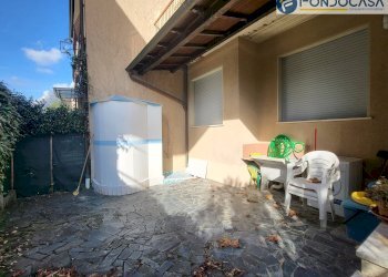 esterno - Villa a Schiera Via Tonfano
182, Pietrasanta - foto 4