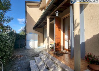 esterno - Villa a Schiera Via Tonfano
182, Pietrasanta - foto 5