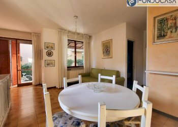 soggiorno - Villa a Schiera Via Tonfano
182, Pietrasanta - foto 7