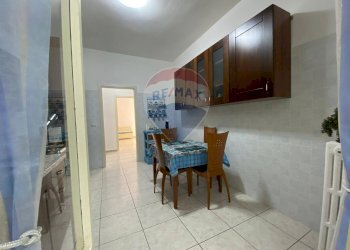 Sala da pranzo - Trilocale Via Gabriele d'Annunzio
 
6, Brindisi - foto 2