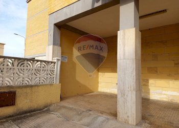 Edificio all\'aperto - Trilocale Via Gabriele d'Annunzio
 
6, Brindisi - foto 15