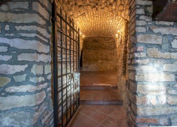 Foto 15 - Castle Piazza del castello
 
1, Bubbio - photo 15