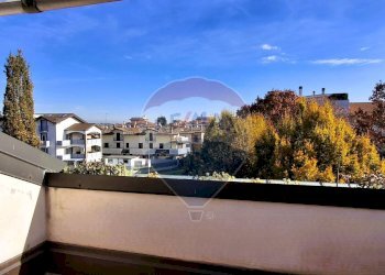 Balcone - Trilocale via Deportati di Mauthausen
 
2, Arluno - foto 10