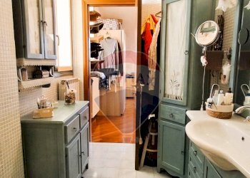 Bagno - Trilocale via Deportati di Mauthausen
 
2, Arluno - foto 21