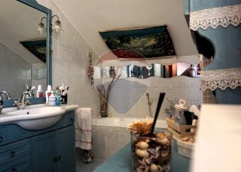 Bagno - Trilocale via Deportati di Mauthausen
 
2, Arluno - foto 23