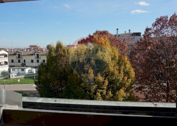 Edificio all\'aperto - Trilocale via Deportati di Mauthausen
 
2, Arluno - foto 34