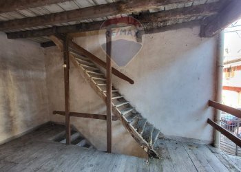 Scale - Rustico Via Luigi Brembati
 
19, Pontirolo Nuovo - foto 10