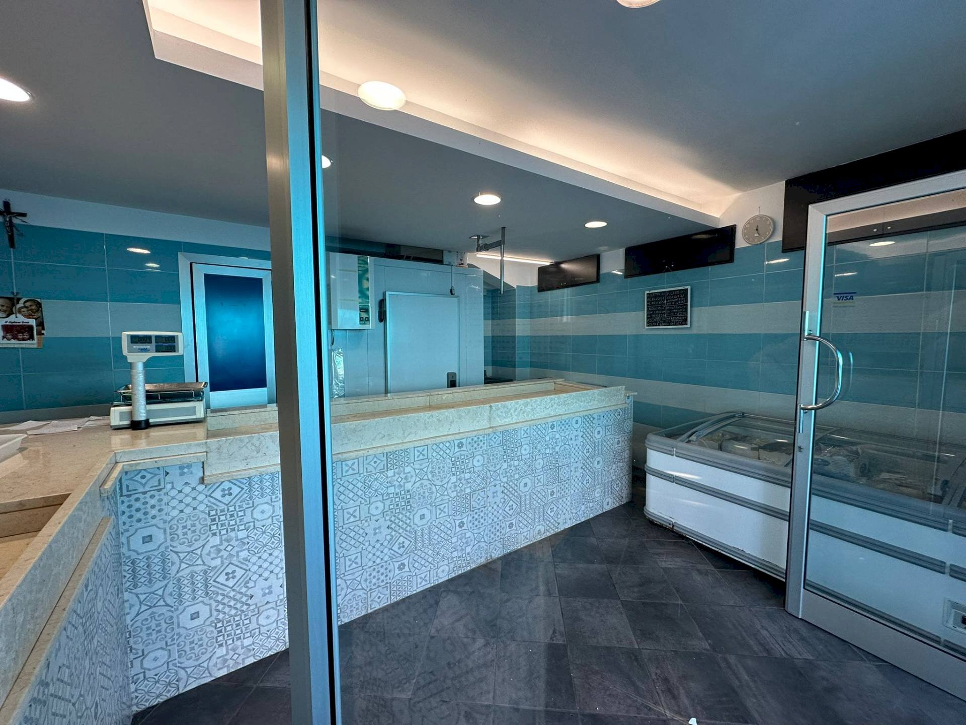 Foto 1 - Locale Commerciale Via Roma
 
72, Casarano - foto 1