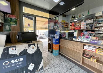 Ufficio - Attività Commerciale Piazza Sant'Eframo Vecchio
16-17-18, Napoli - foto 10