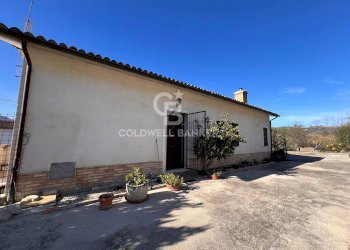 Foto 1 - Villa Corso Primo Maggio, Scafa - foto 1