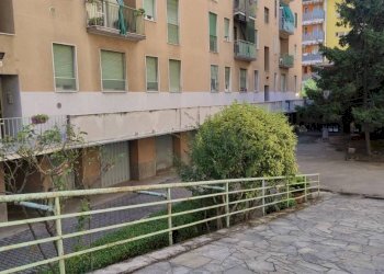 Cortile interno - Box via Antonio Gazzoletti, 3, Milano (zona Quarto Oggiaro) - foto 3