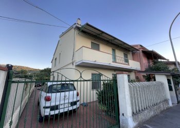 facciata - Villetta Via Aterno 37, Chieti - foto 1